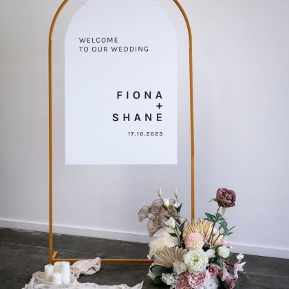 POLKROŽNO STOJALO - ZLATO